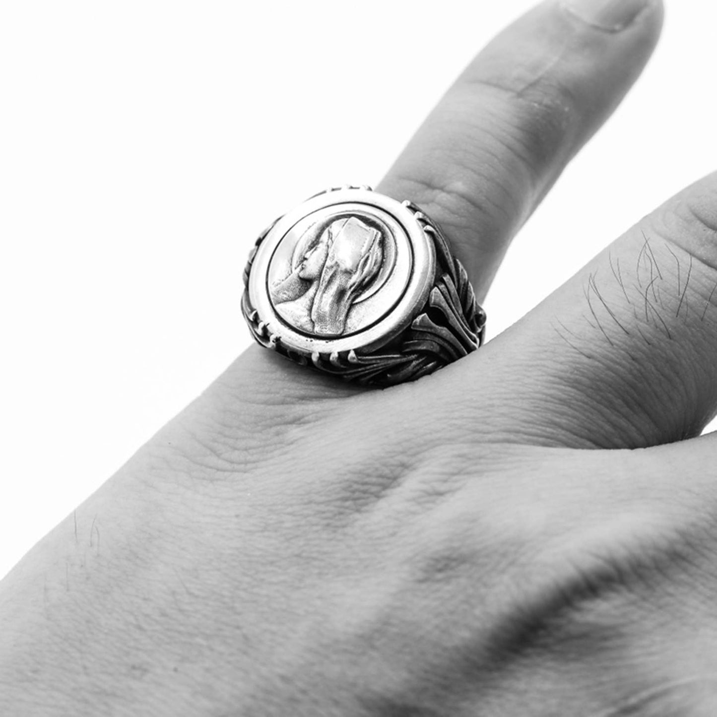 Vintage 925 Sterling Silver Goddess Signet Ring - Retro Gothic Niche Jewelry